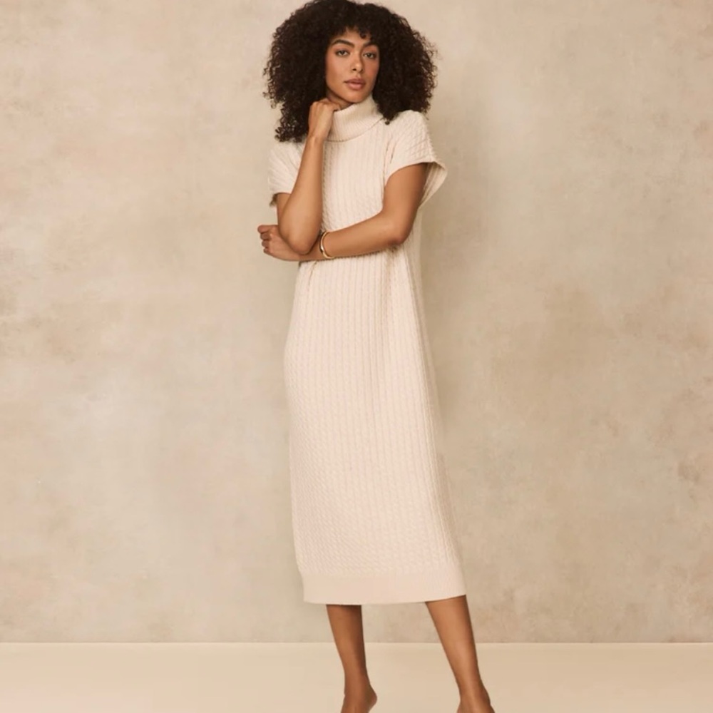 Elegant Cream cable knit dress size xs
